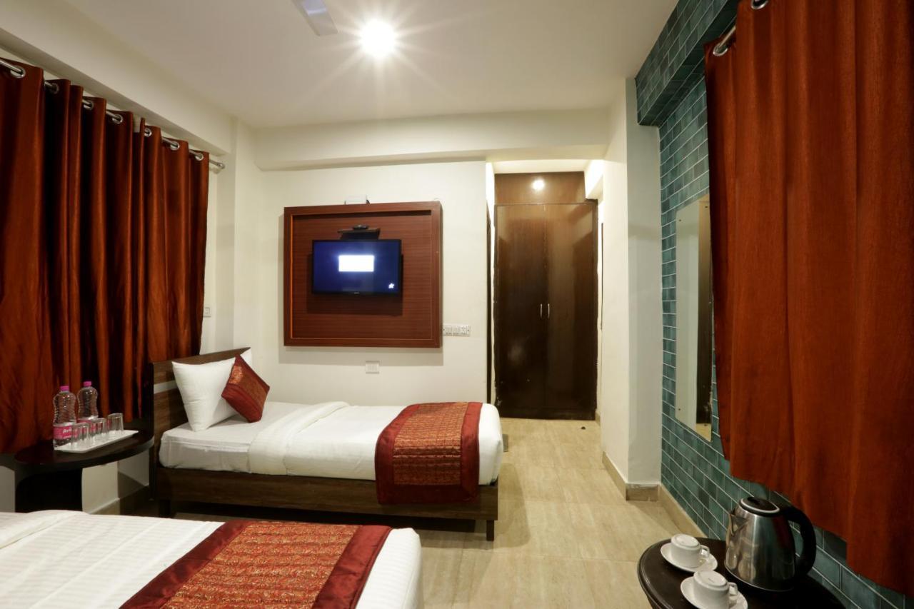 Hotel Airport Star New Delhi Exterior photo