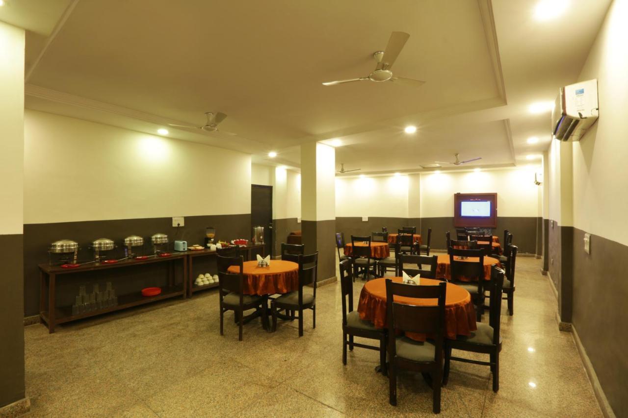 Hotel Airport Star New Delhi Exterior photo