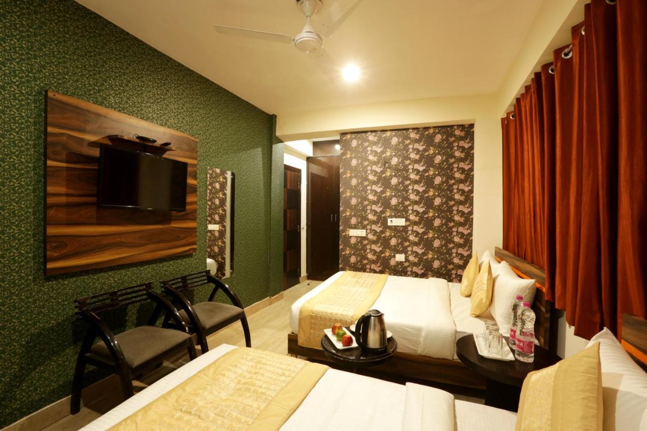 Hotel Airport Star New Delhi Exterior photo
