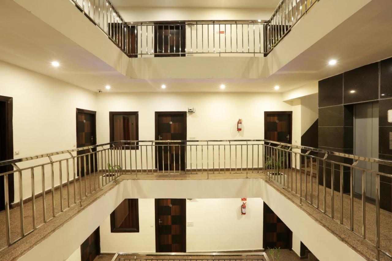 Hotel Airport Star New Delhi Exterior photo